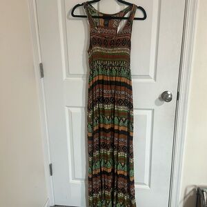 Women’s dress size large strapless beautiful detailed design multicolored